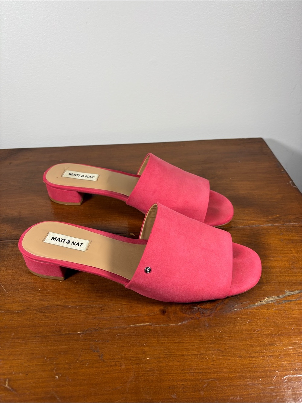 Matt & Nat Coral Pink Ruby Suede Slide Open Mules Woman Size 10 / 40 Summer Vibe